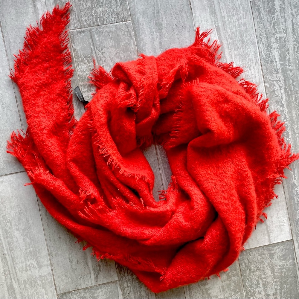 Anthropologie Fringed Long Soft Triangle Blanket Scarf - Picture 7 of 15